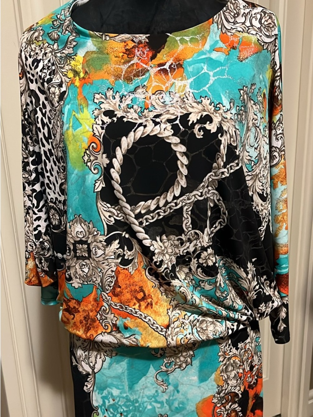 Frank Lyman Design multi-color printed garment